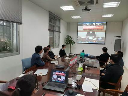 学院领导层会议照片